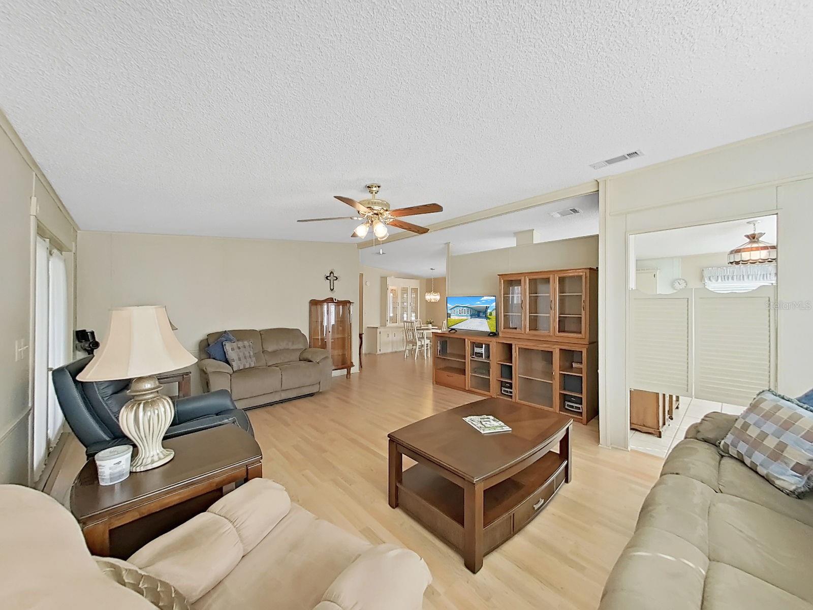 Image 17 of 39 For 1723 Sherwood Hill Dr