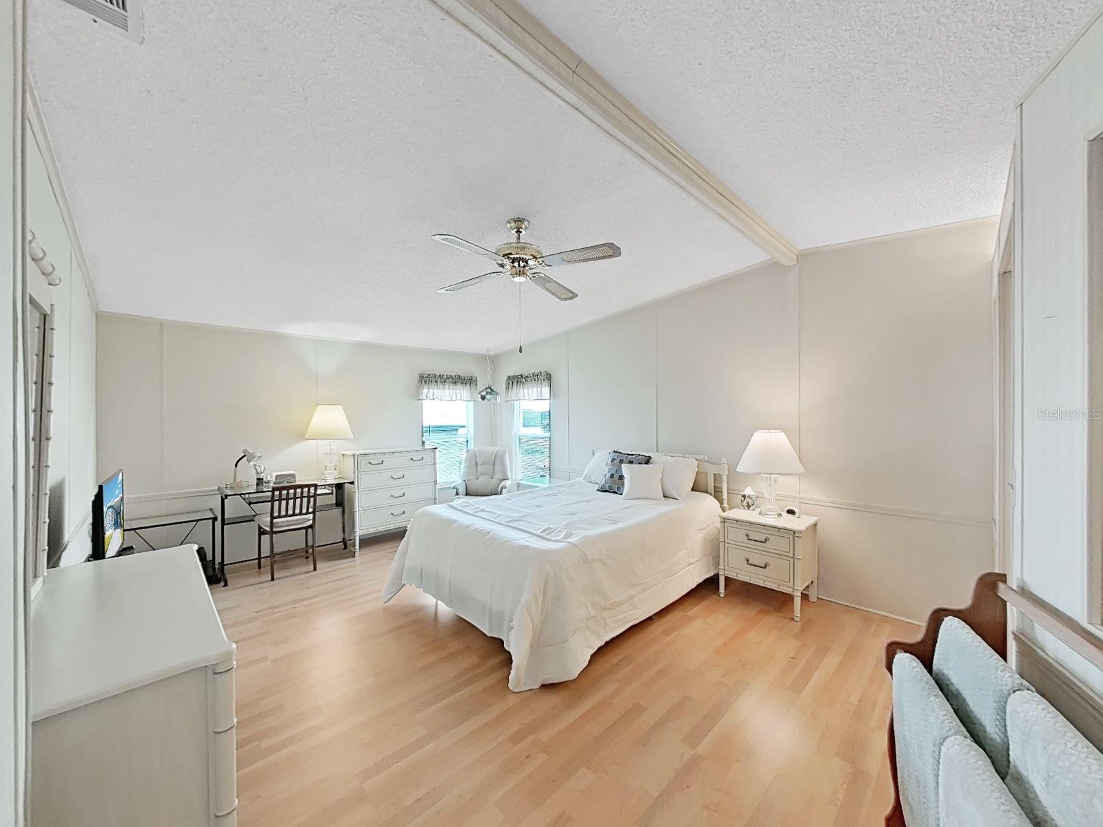 Image 18 of 39 For 1723 Sherwood Hill Dr