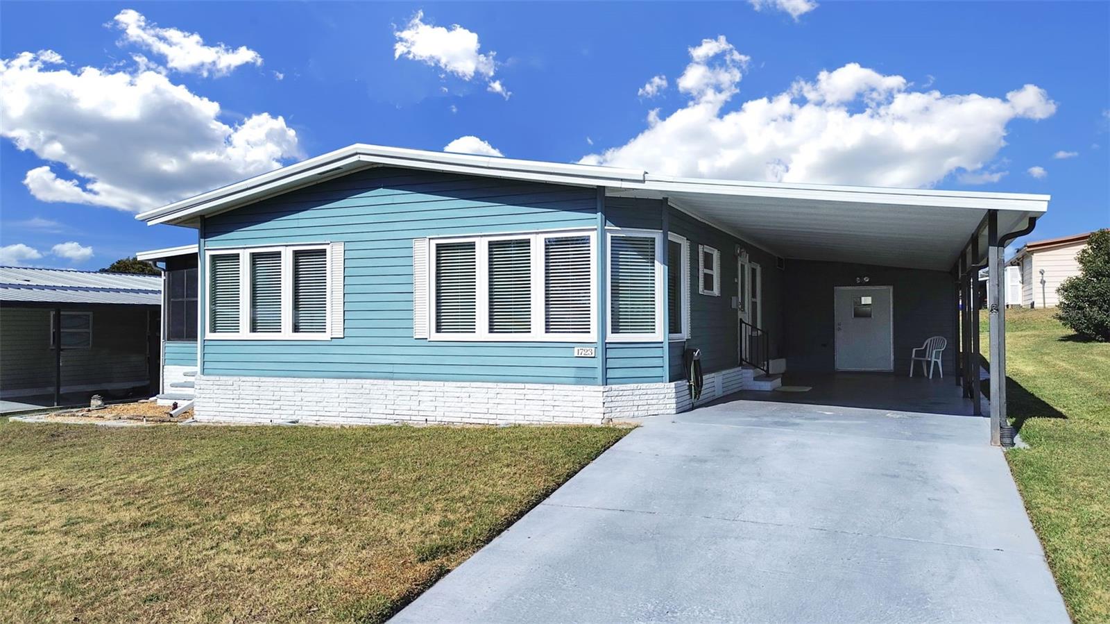 Image 2 of 39 For 1723 Sherwood Hill Dr