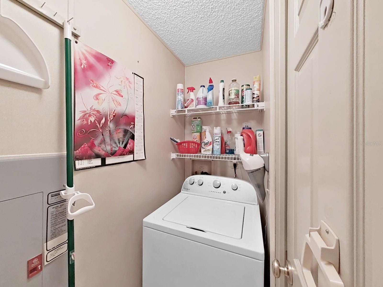 Image 28 of 39 For 1723 Sherwood Hill Dr