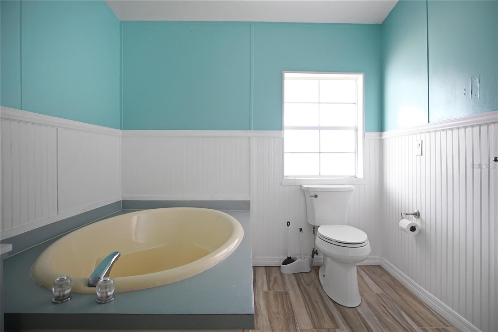 Image 14 of 38 For 6140 Skokie Road