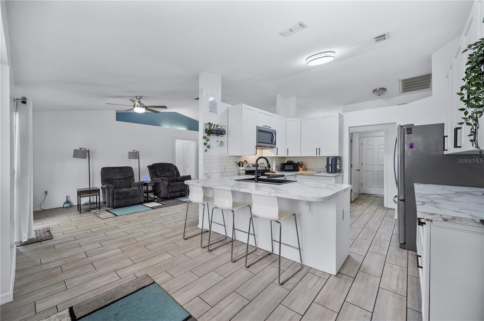 Image 11 of 45 For 6922 Doehring Drive