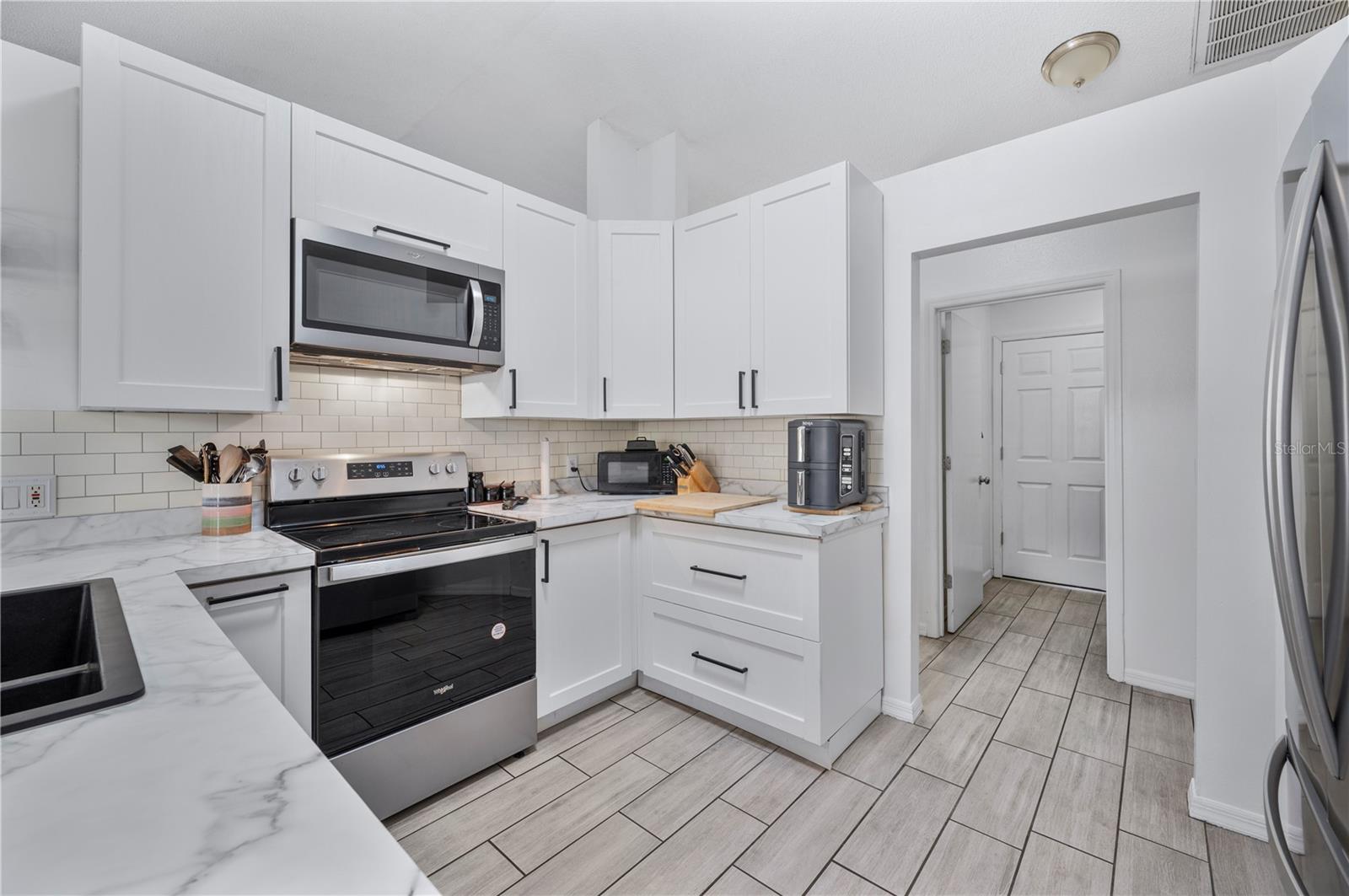 Image 13 of 45 For 6922 Doehring Drive