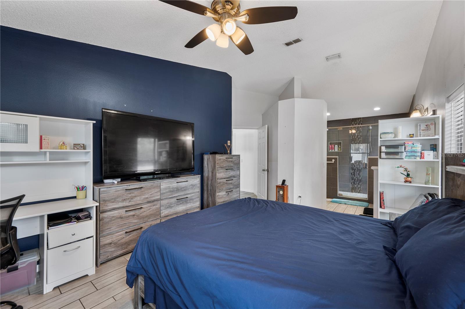 Image 17 of 45 For 6922 Doehring Drive