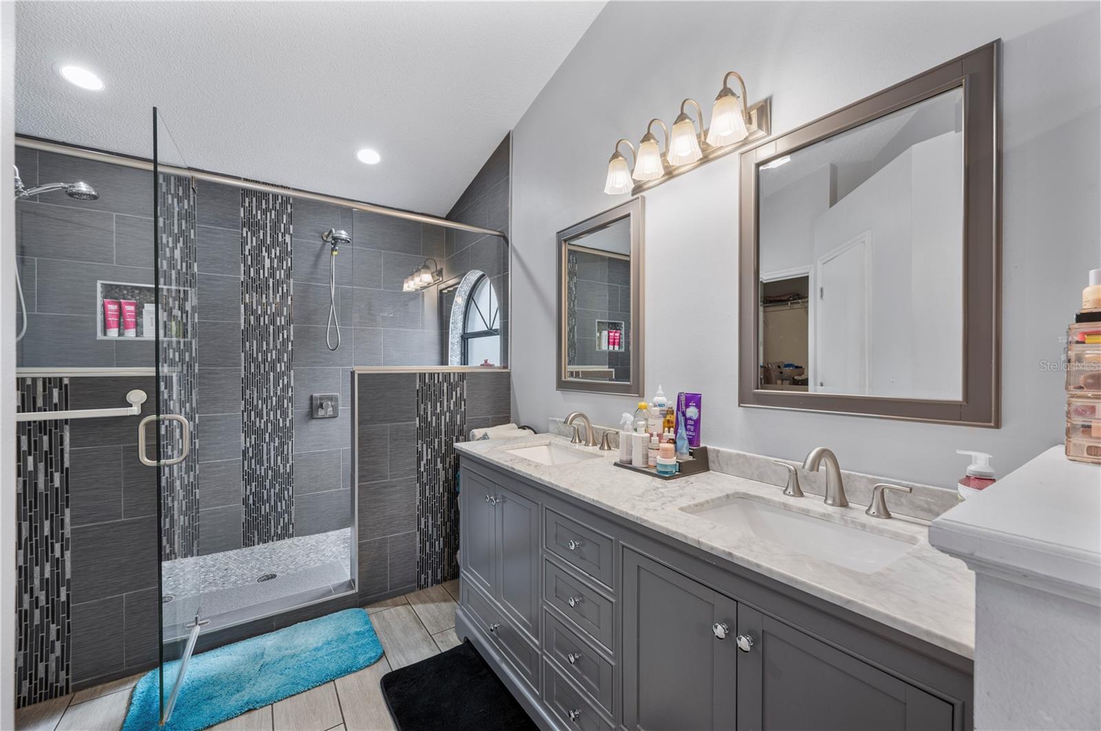 Image 20 of 45 For 6922 Doehring Drive