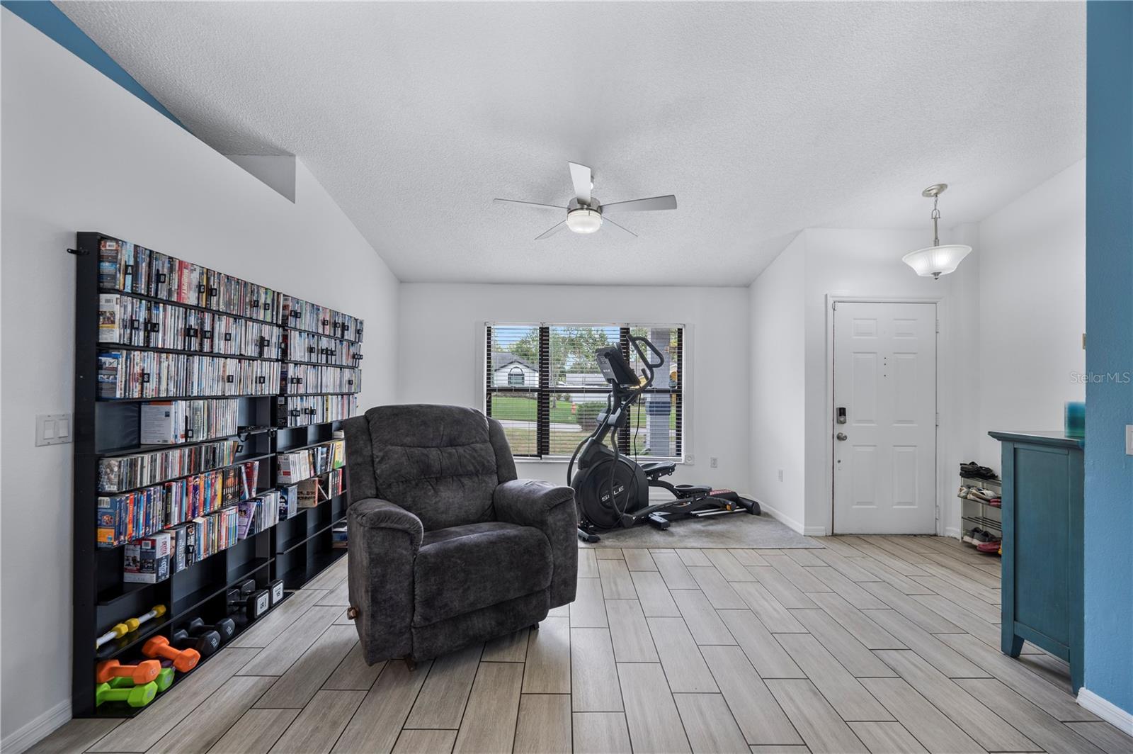 Image 5 of 45 For 6922 Doehring Drive