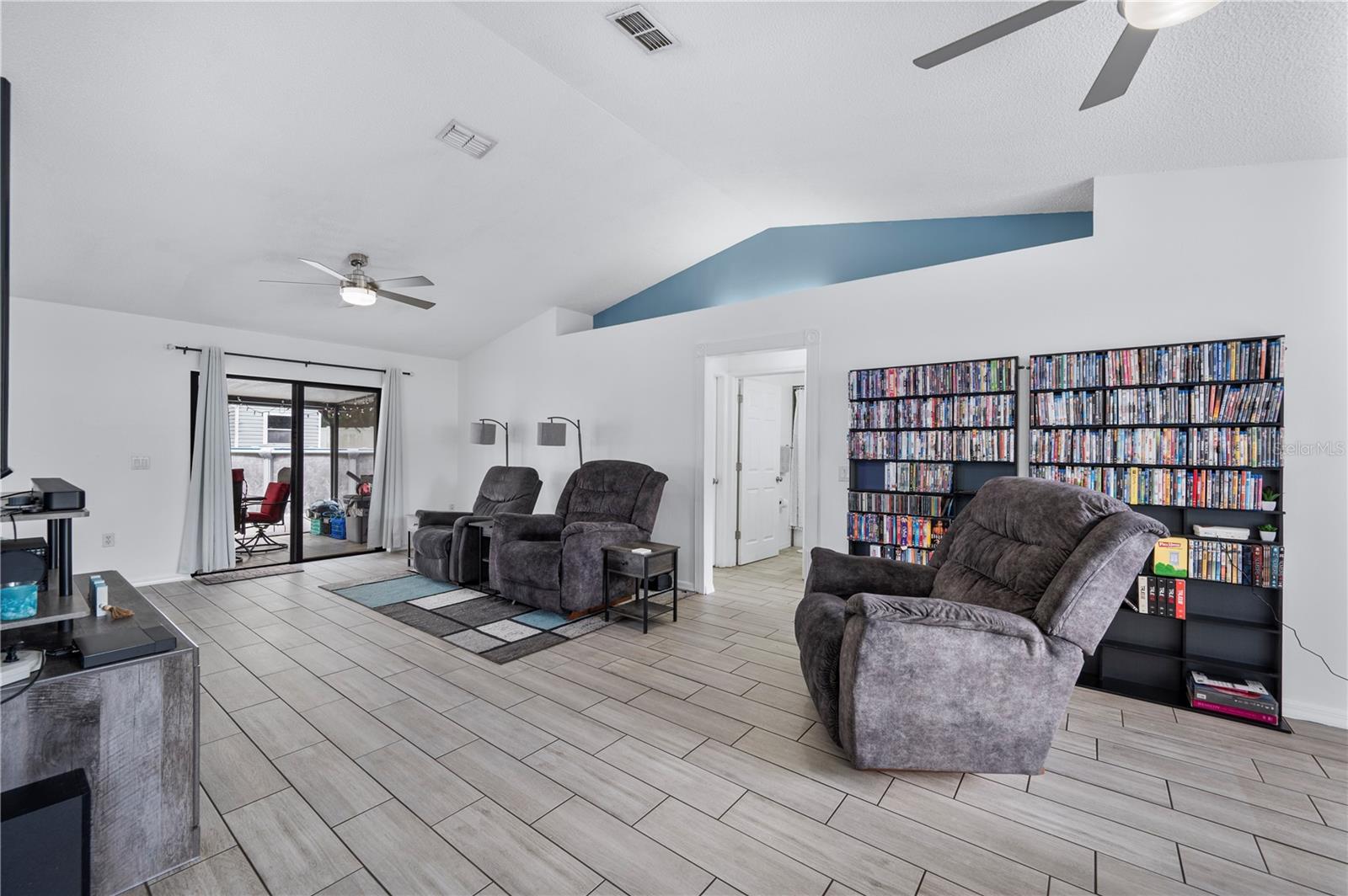 Image 6 of 45 For 6922 Doehring Drive