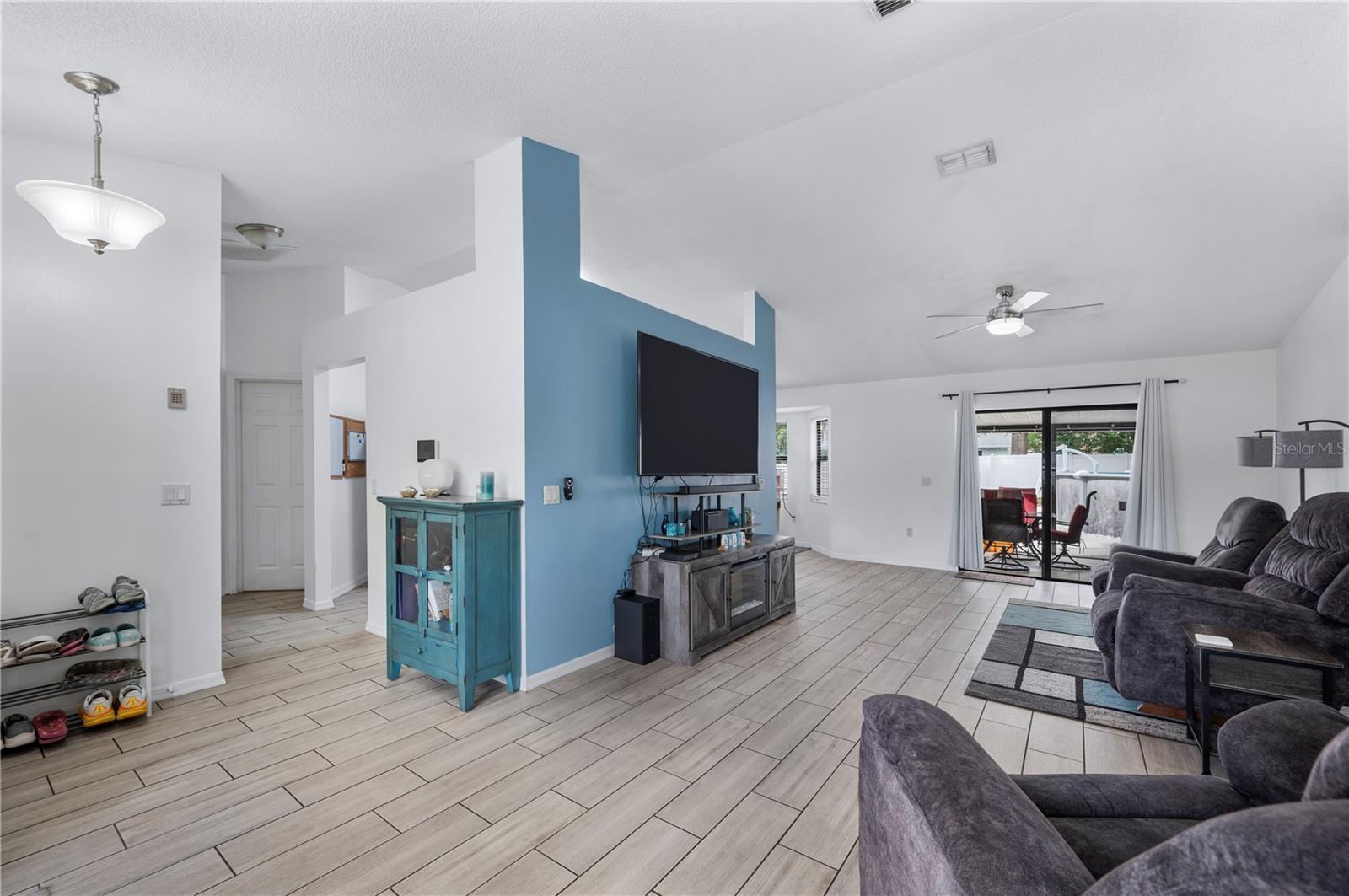 Image 7 of 45 For 6922 Doehring Drive