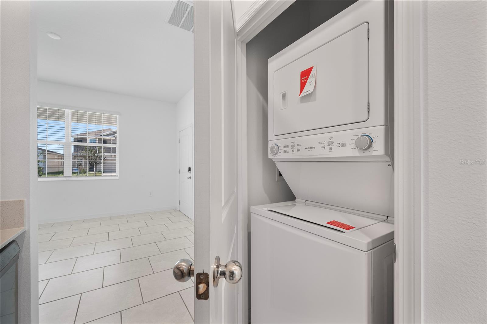 Image 11 of 19 For 1453 Austin Street