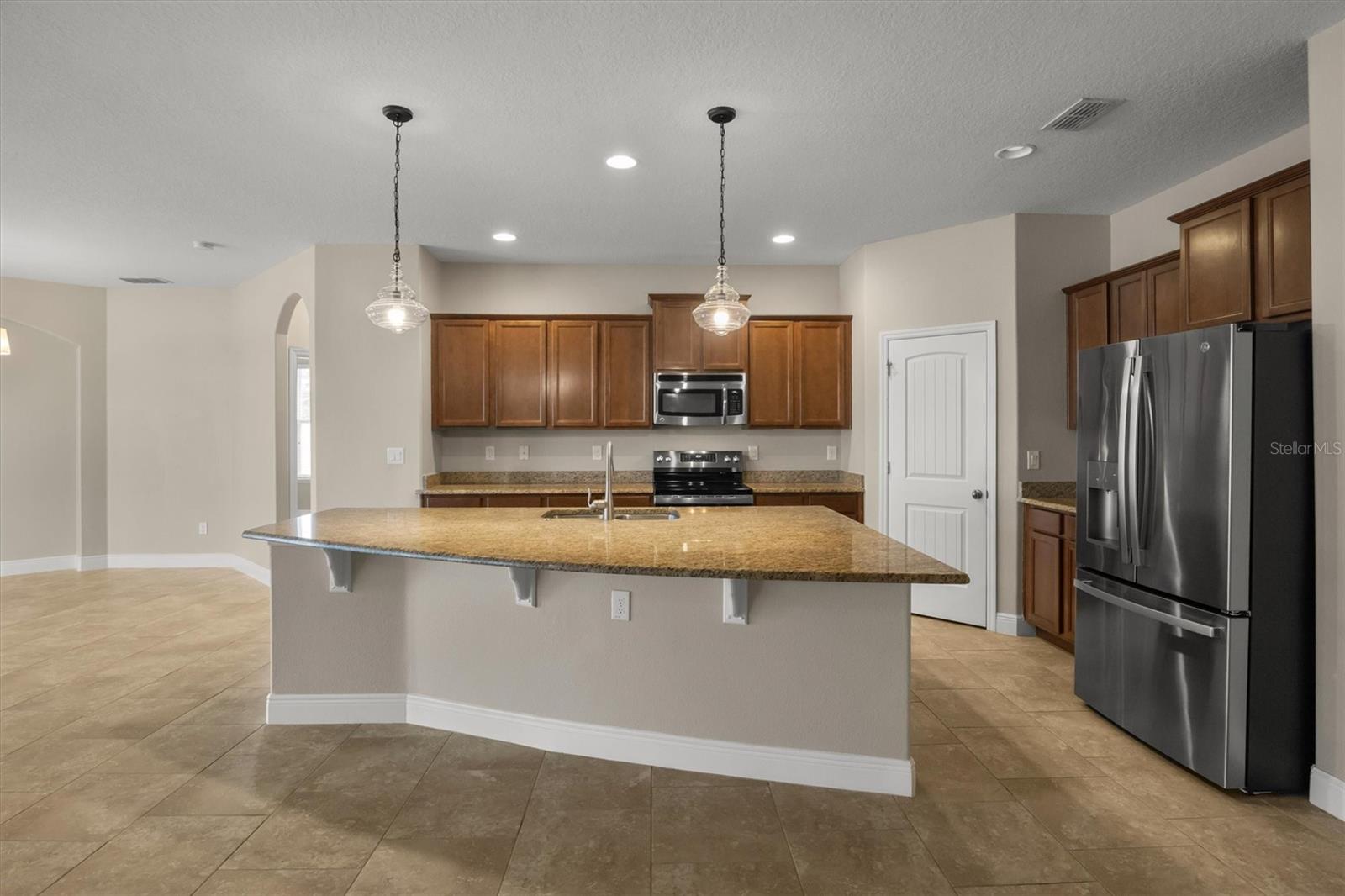 Image 13 of 53 For 452 Palastro Avenue