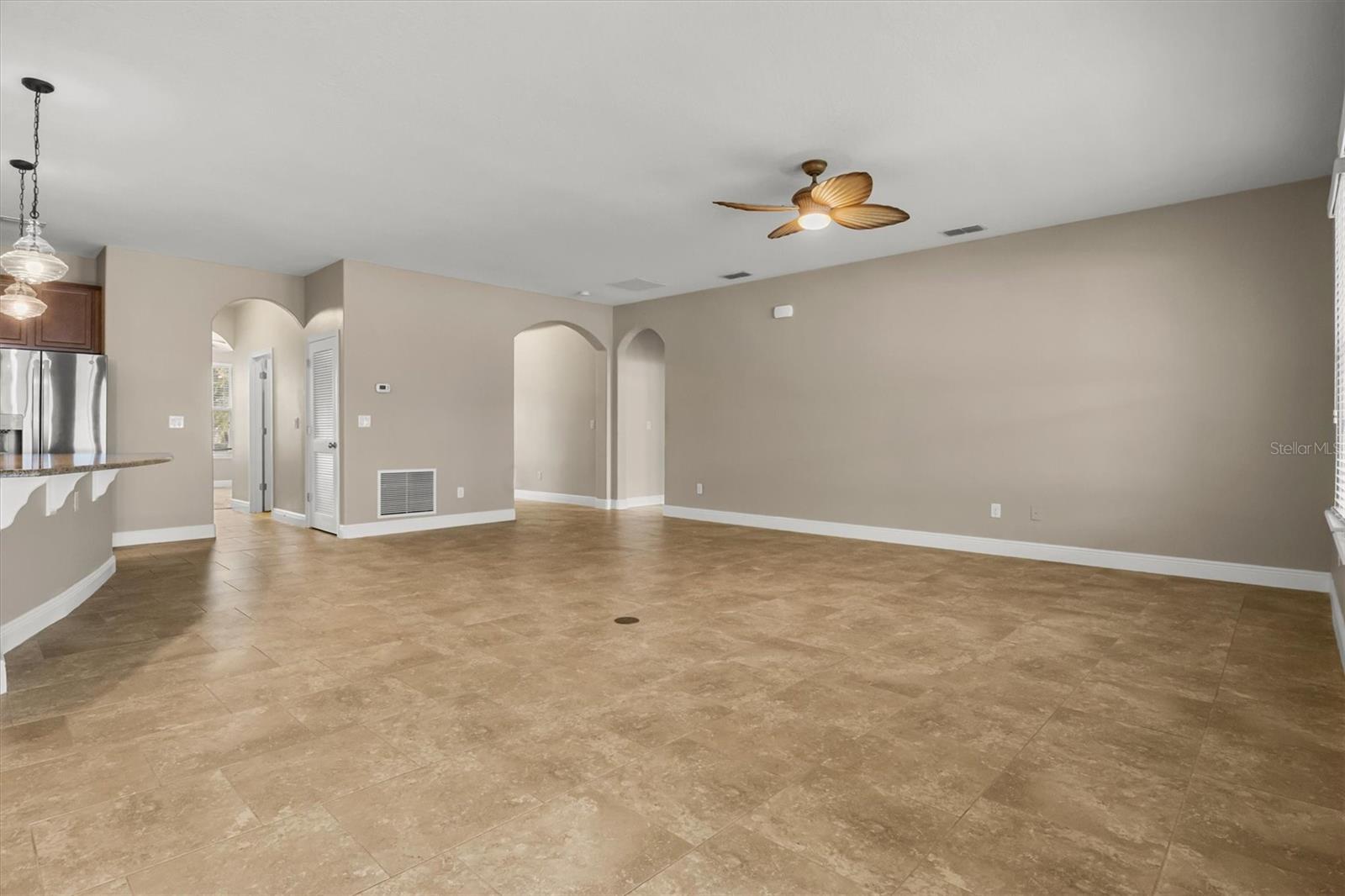 Image 23 of 53 For 452 Palastro Avenue