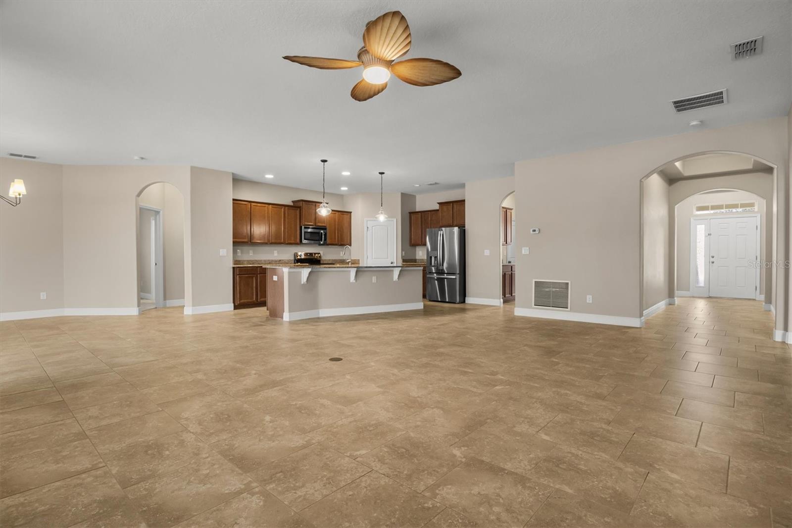 Image 25 of 53 For 452 Palastro Avenue