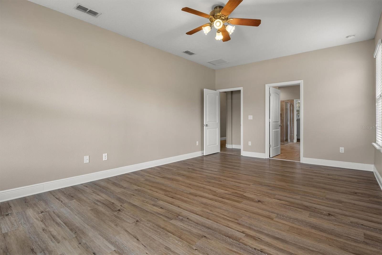 Image 29 of 53 For 452 Palastro Avenue