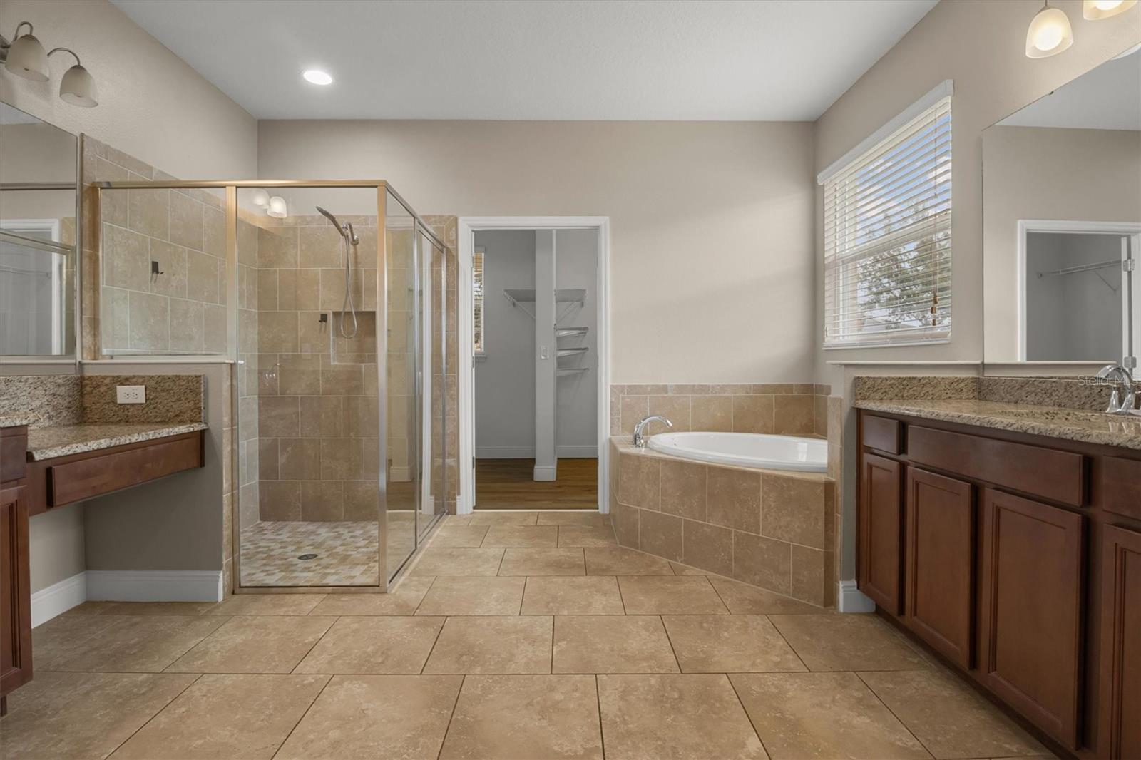 Image 31 of 53 For 452 Palastro Avenue