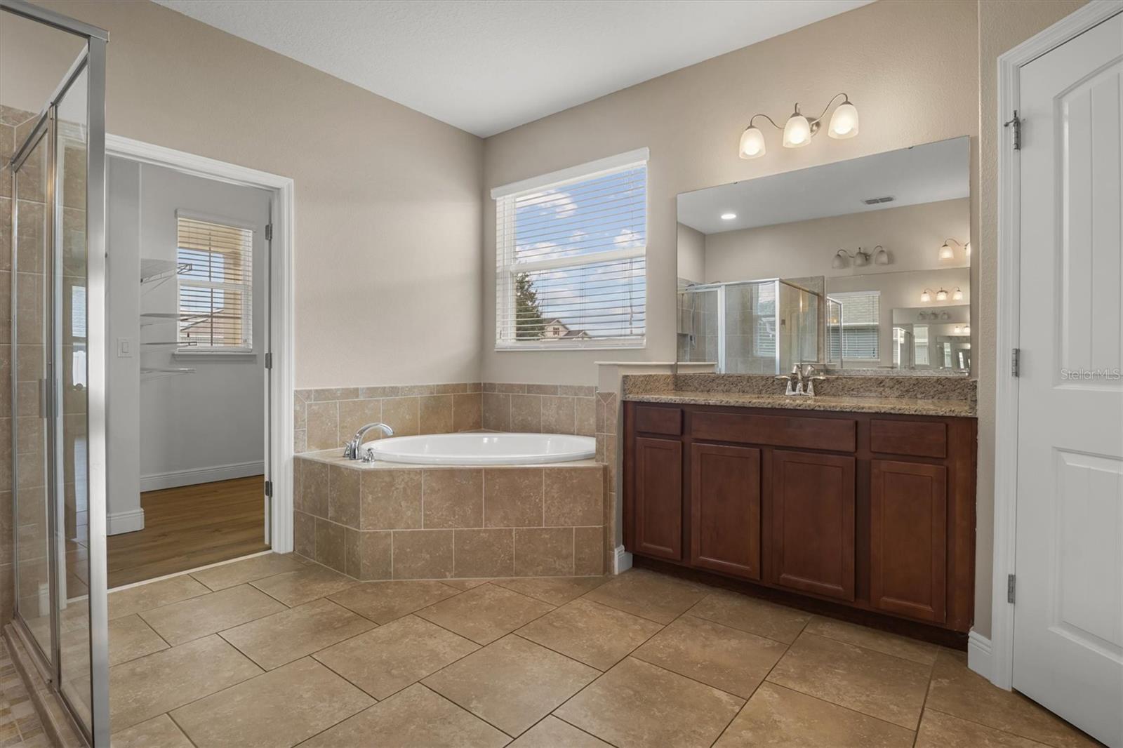 Image 32 of 53 For 452 Palastro Avenue