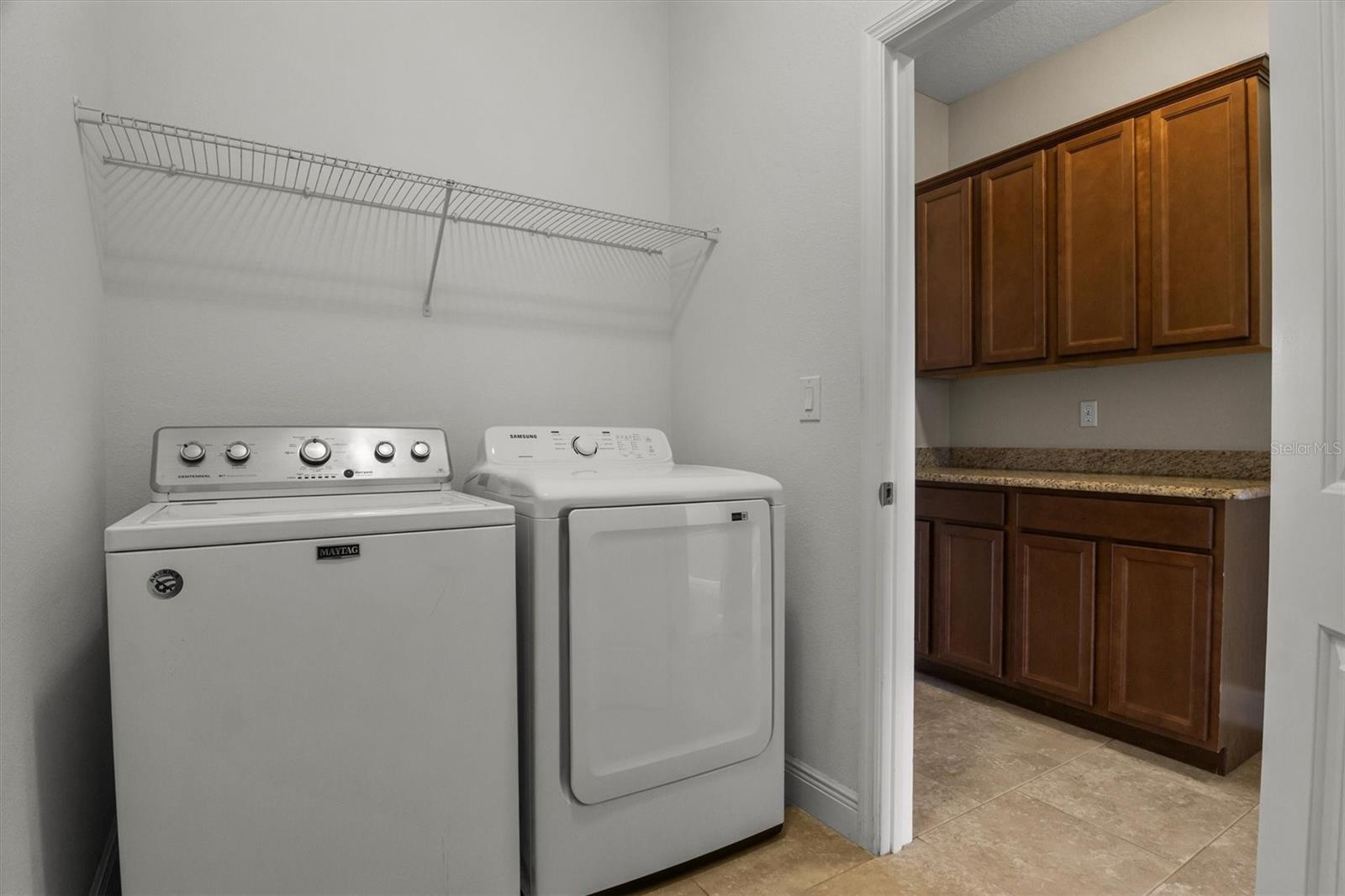 Image 9 of 53 For 452 Palastro Avenue