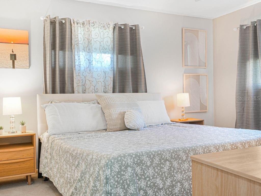 Image 12 of 49 For 549 Sutton Place T 19