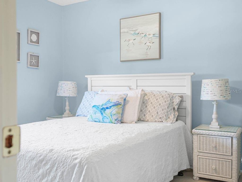 Image 20 of 49 For 549 Sutton Place T 19