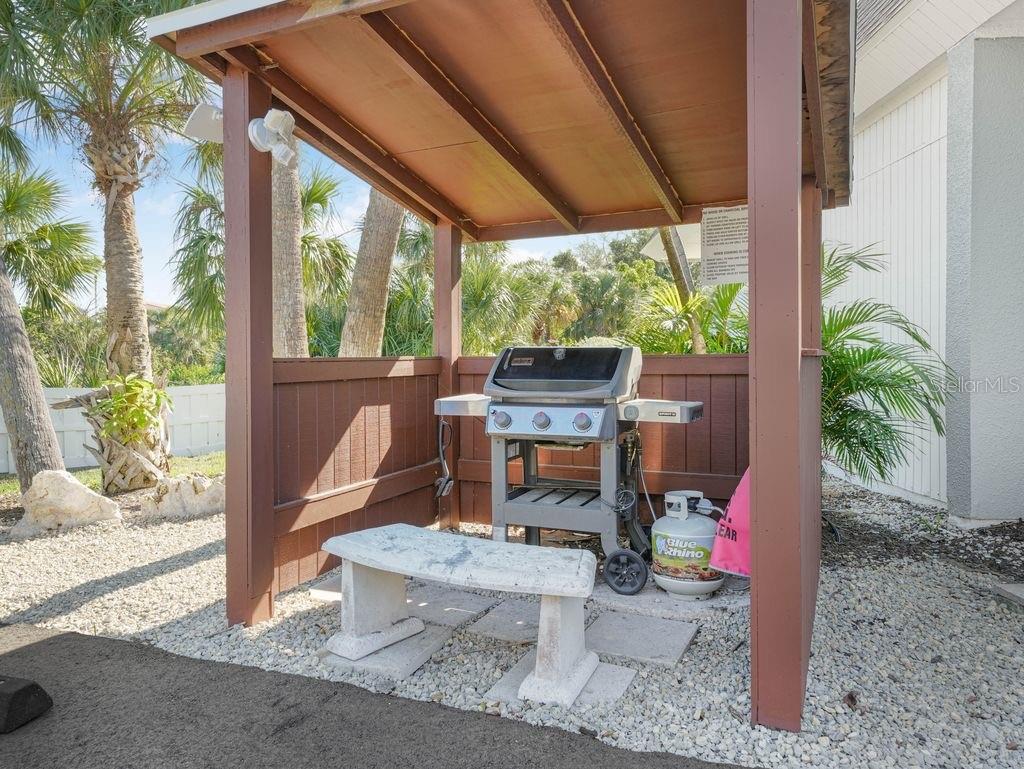 Image 31 of 49 For 549 Sutton Place T 19