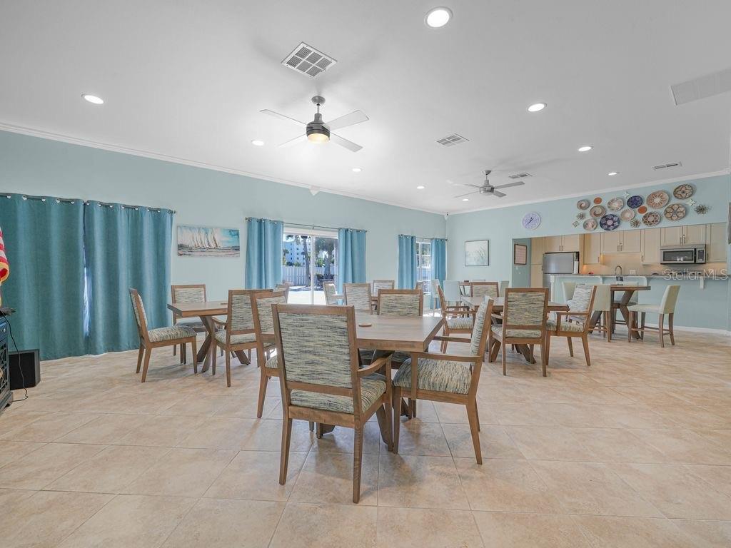 Image 34 of 49 For 549 Sutton Place T 19