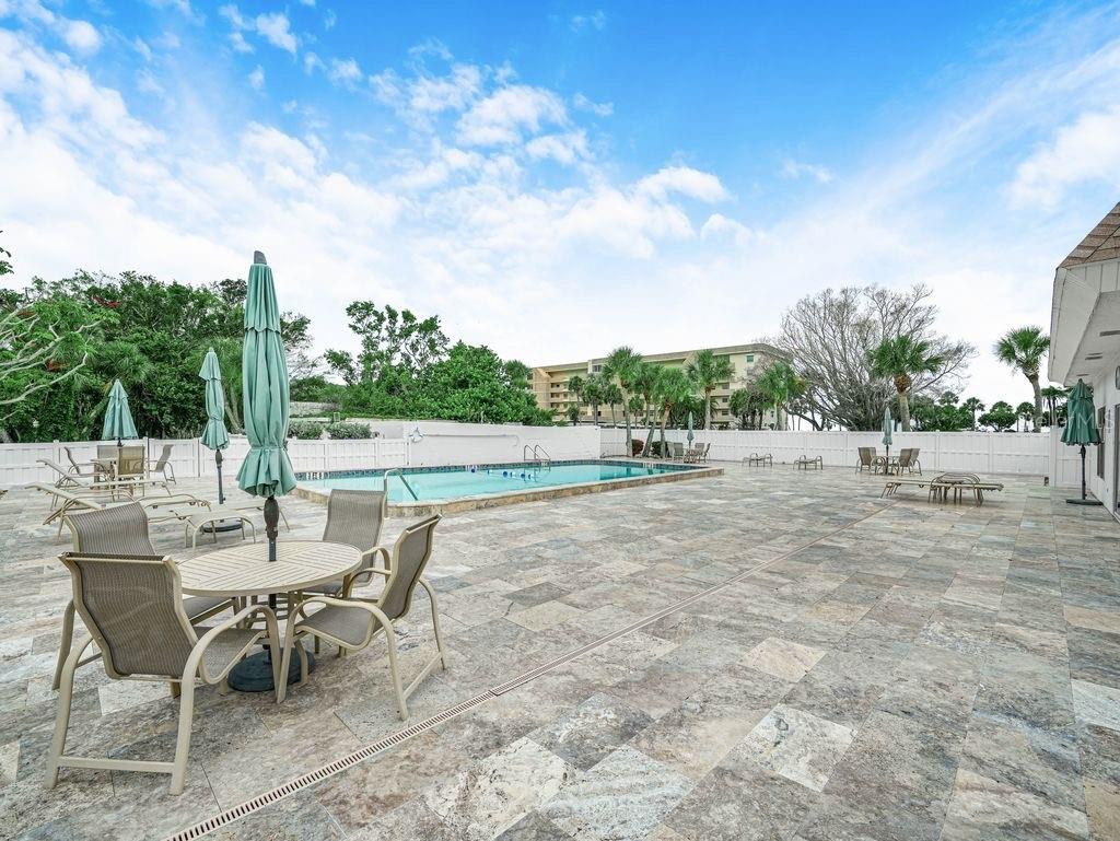 Image 47 of 49 For 549 Sutton Place T 19