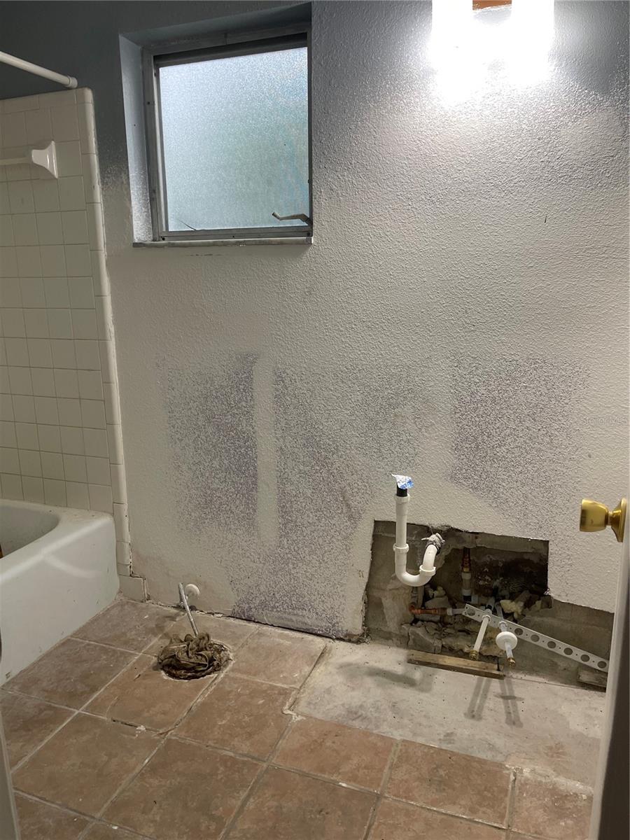 Image 13 of 19 For 100 El Camino Drive 104