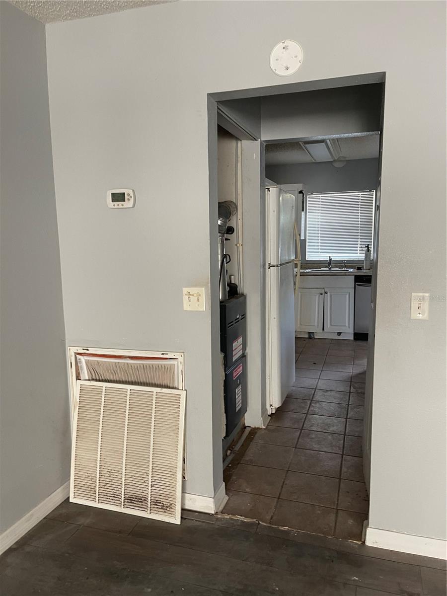 Image 16 of 19 For 100 El Camino Drive 104