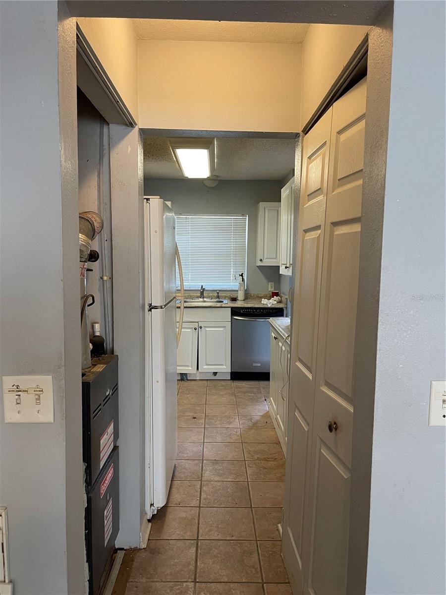 Image 17 of 19 For 100 El Camino Drive 104