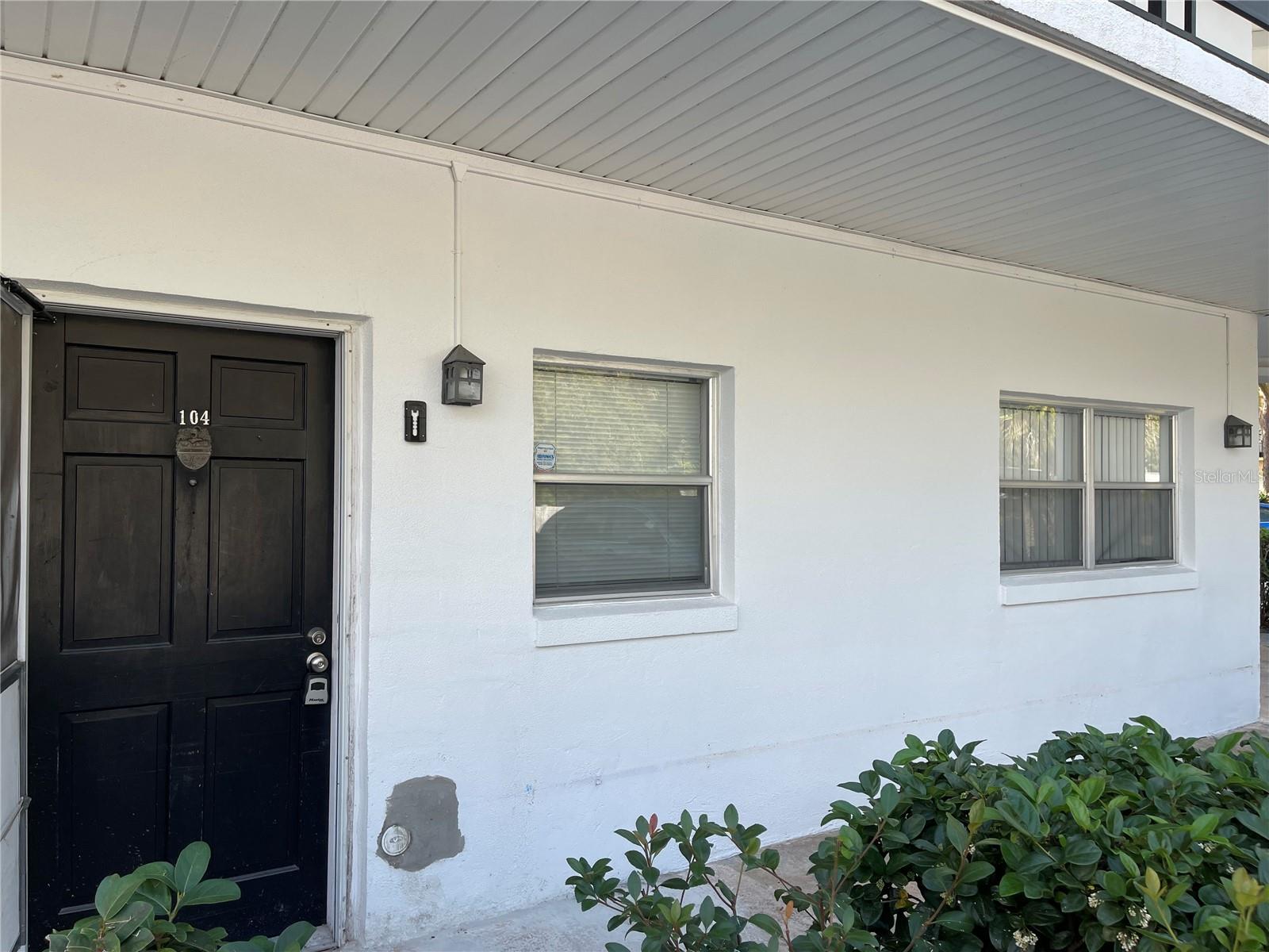 Image 2 of 19 For 100 El Camino Drive 104