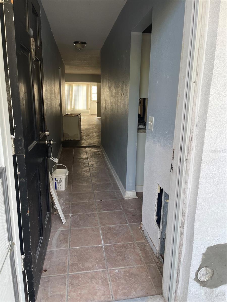 Image 4 of 19 For 100 El Camino Drive 104