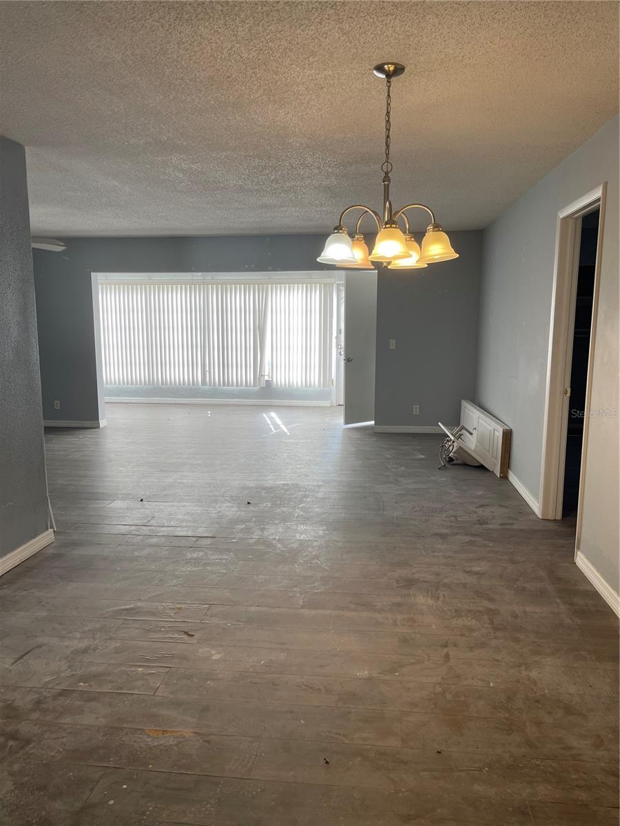 Image 8 of 19 For 100 El Camino Drive 104