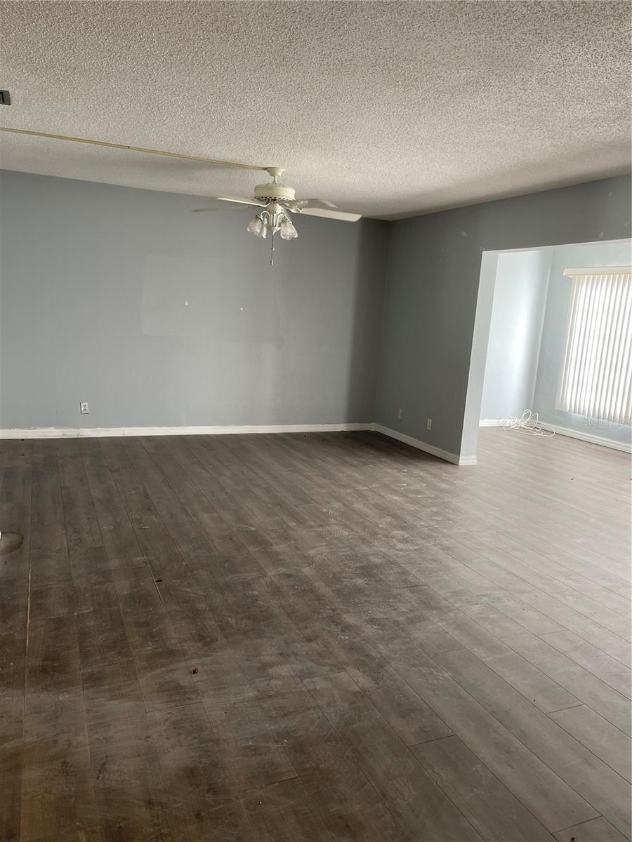 Image 9 of 19 For 100 El Camino Drive 104