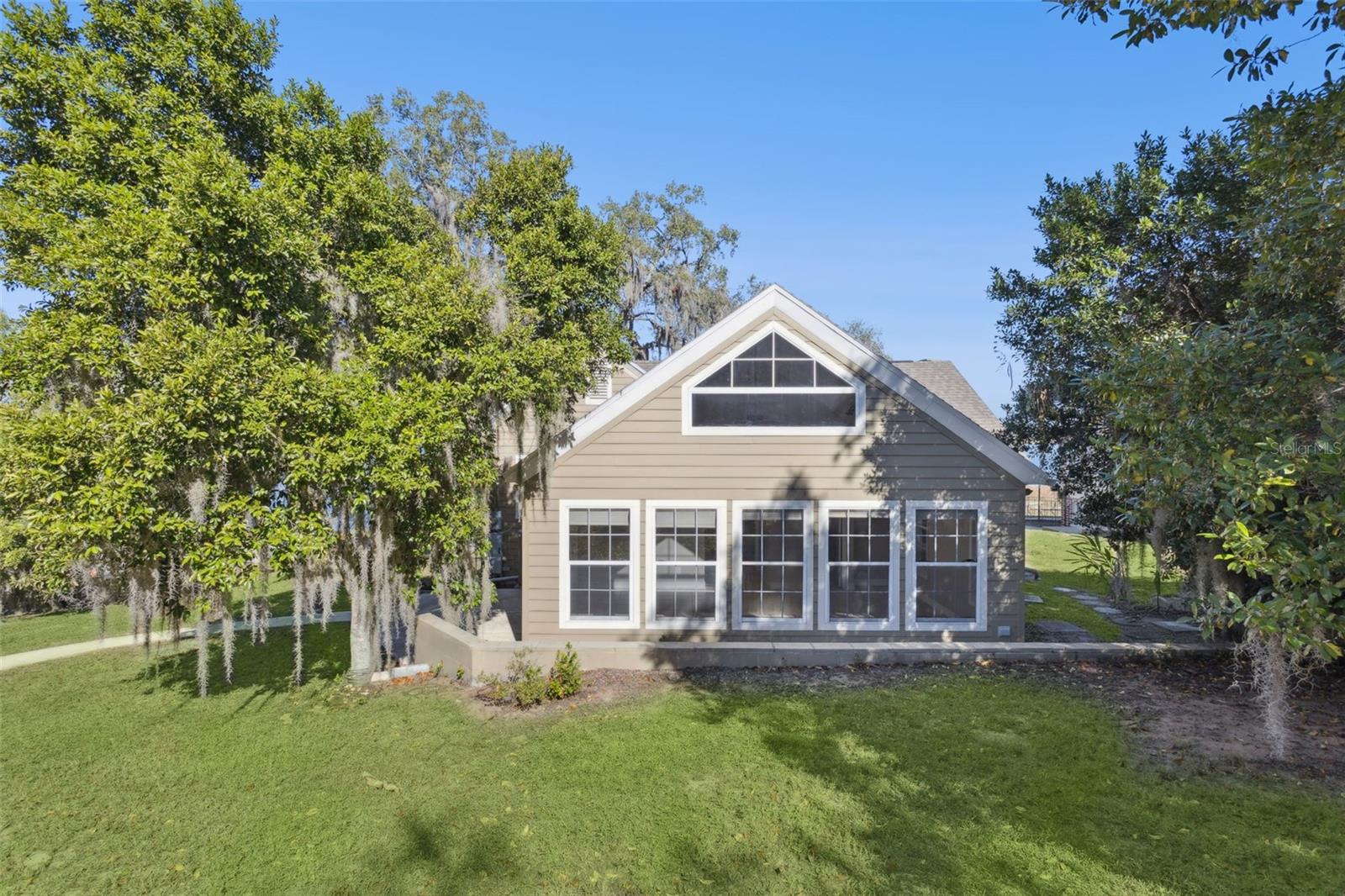 Image 27 of 36 For 844 Lakeshore Boulevard