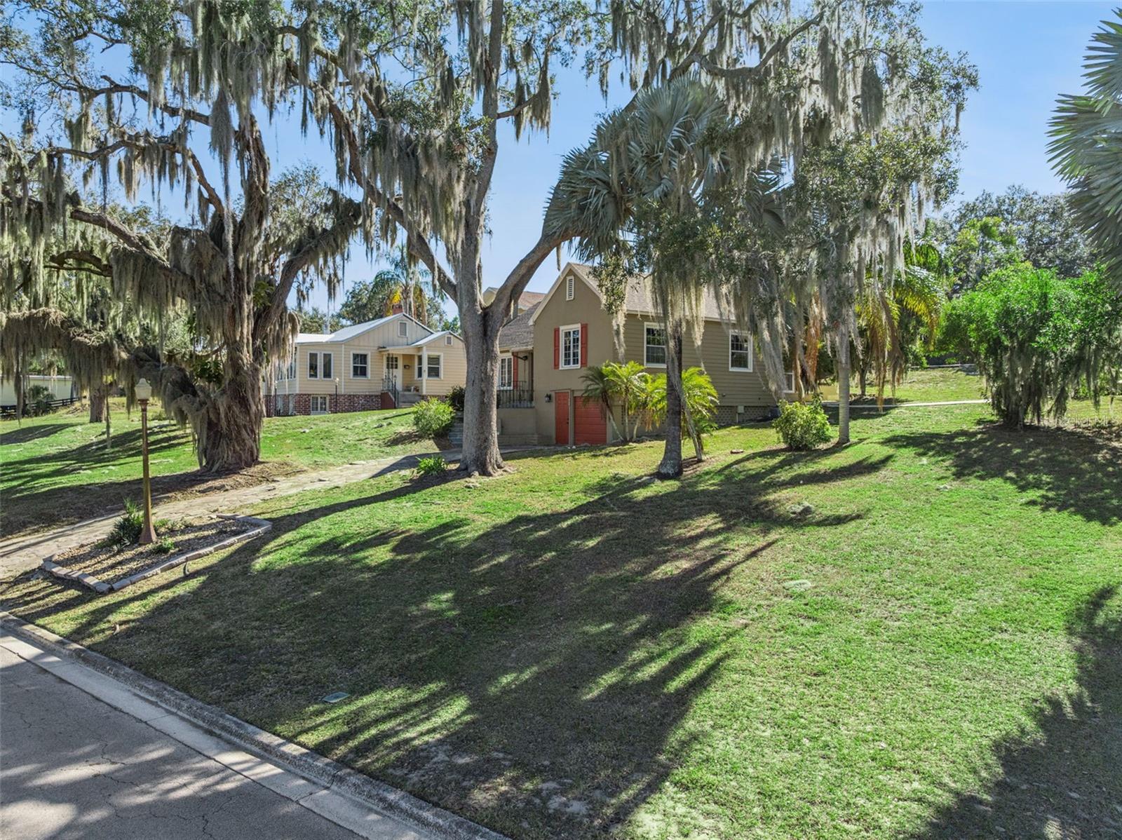 Image 31 of 36 For 844 Lakeshore Boulevard