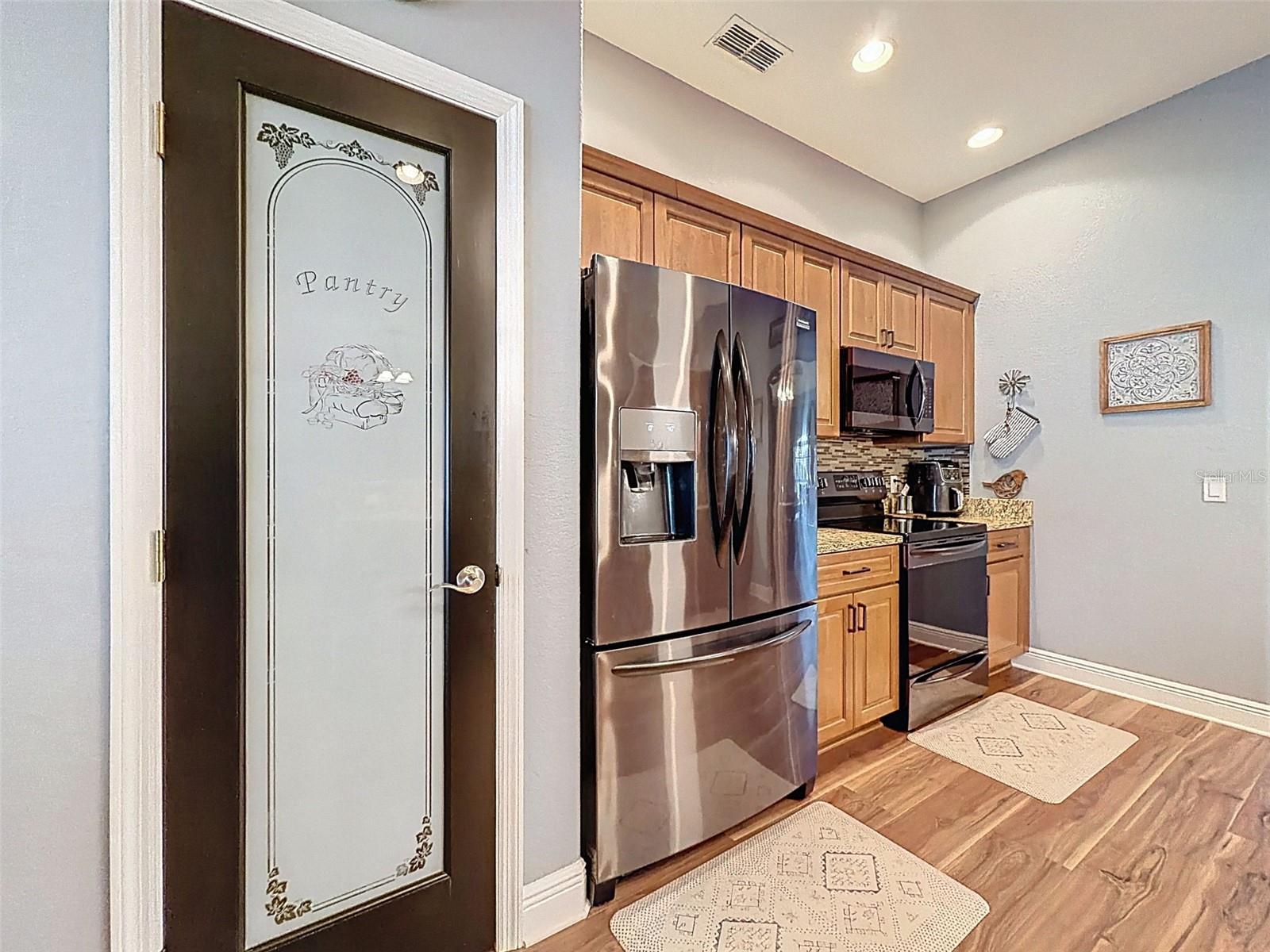 Image 15 of 70 For 204 Bentley Oaks Boulevard