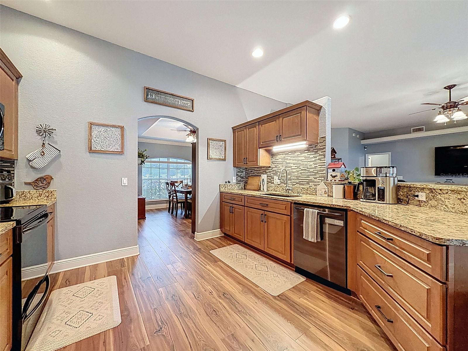 Image 16 of 70 For 204 Bentley Oaks Boulevard