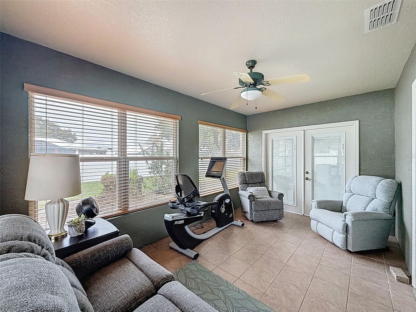 Image 22 of 70 For 204 Bentley Oaks Boulevard