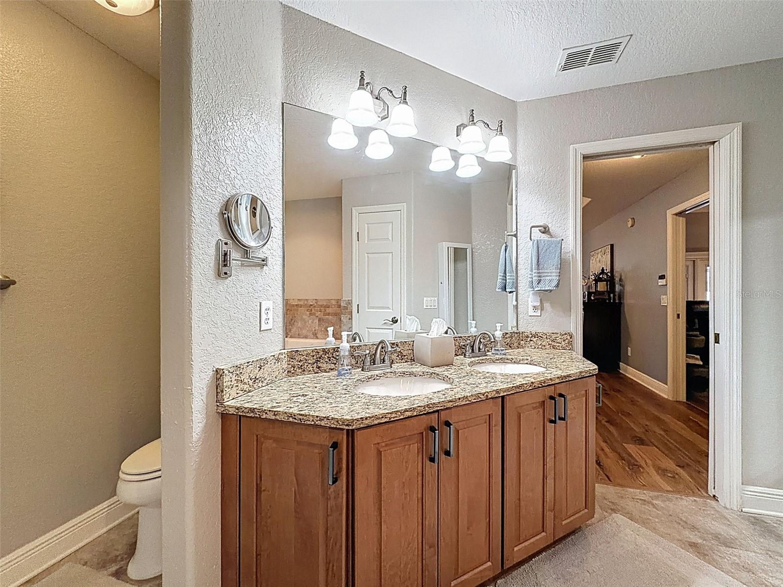 Image 29 of 70 For 204 Bentley Oaks Boulevard