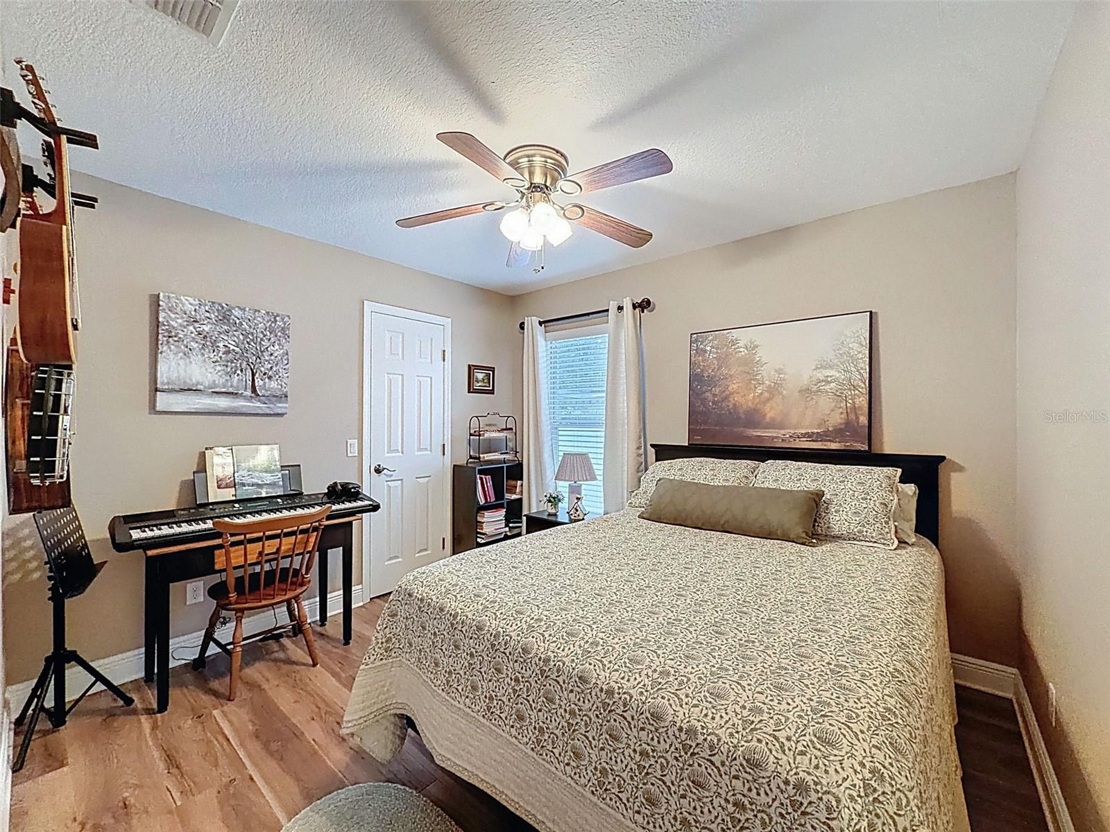 Image 36 of 70 For 204 Bentley Oaks Boulevard