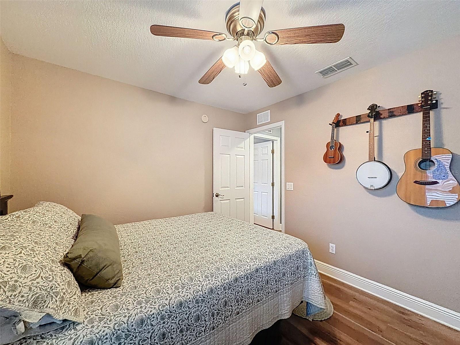 Image 38 of 70 For 204 Bentley Oaks Boulevard