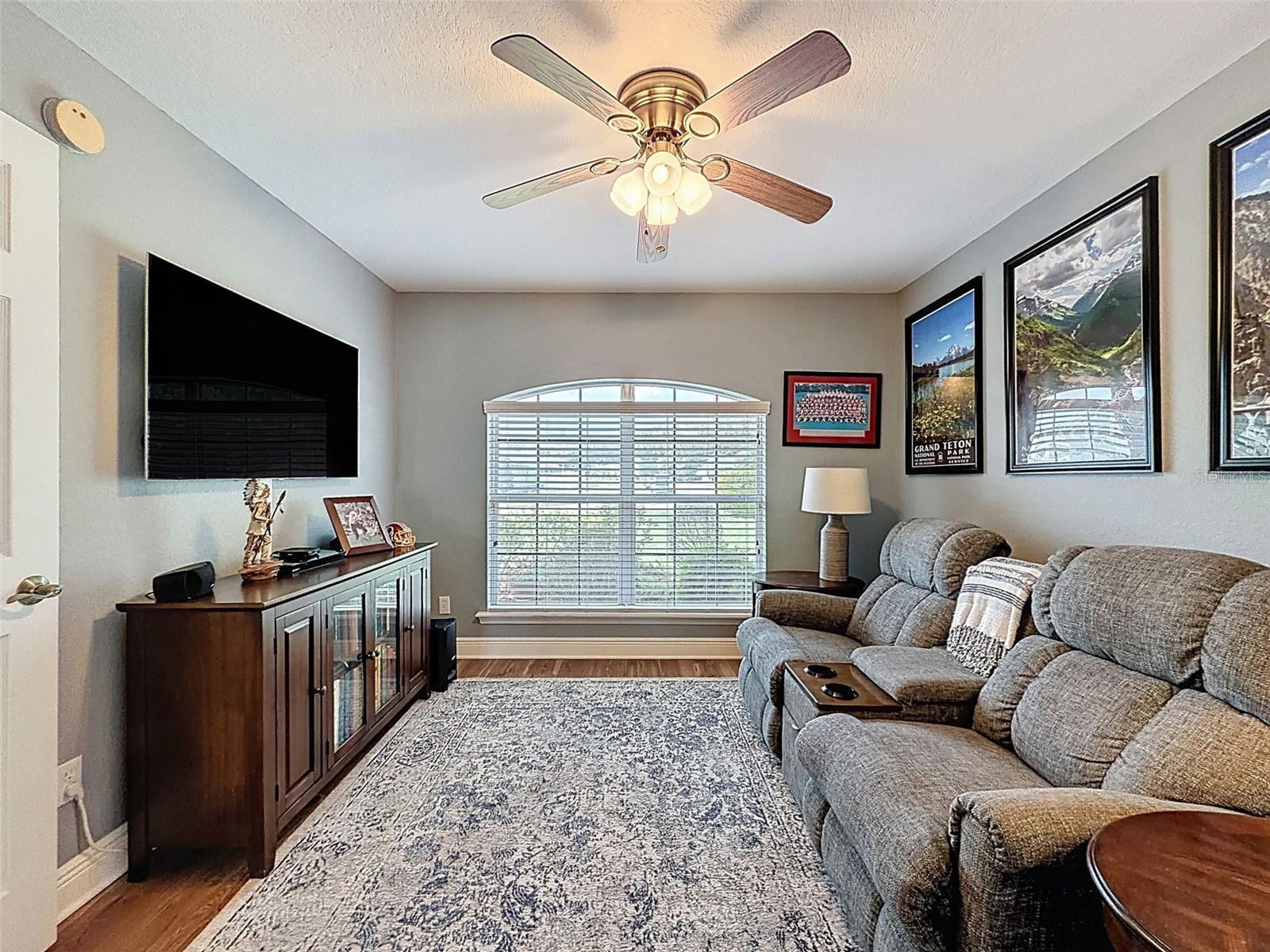 Image 41 of 70 For 204 Bentley Oaks Boulevard