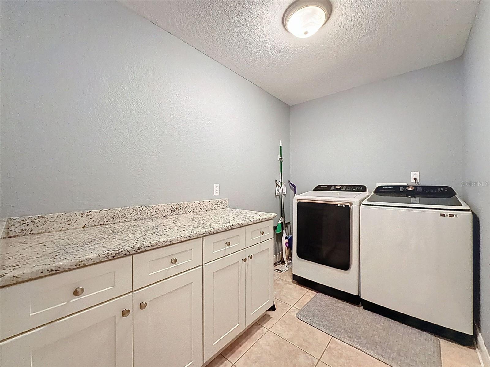 Image 43 of 70 For 204 Bentley Oaks Boulevard