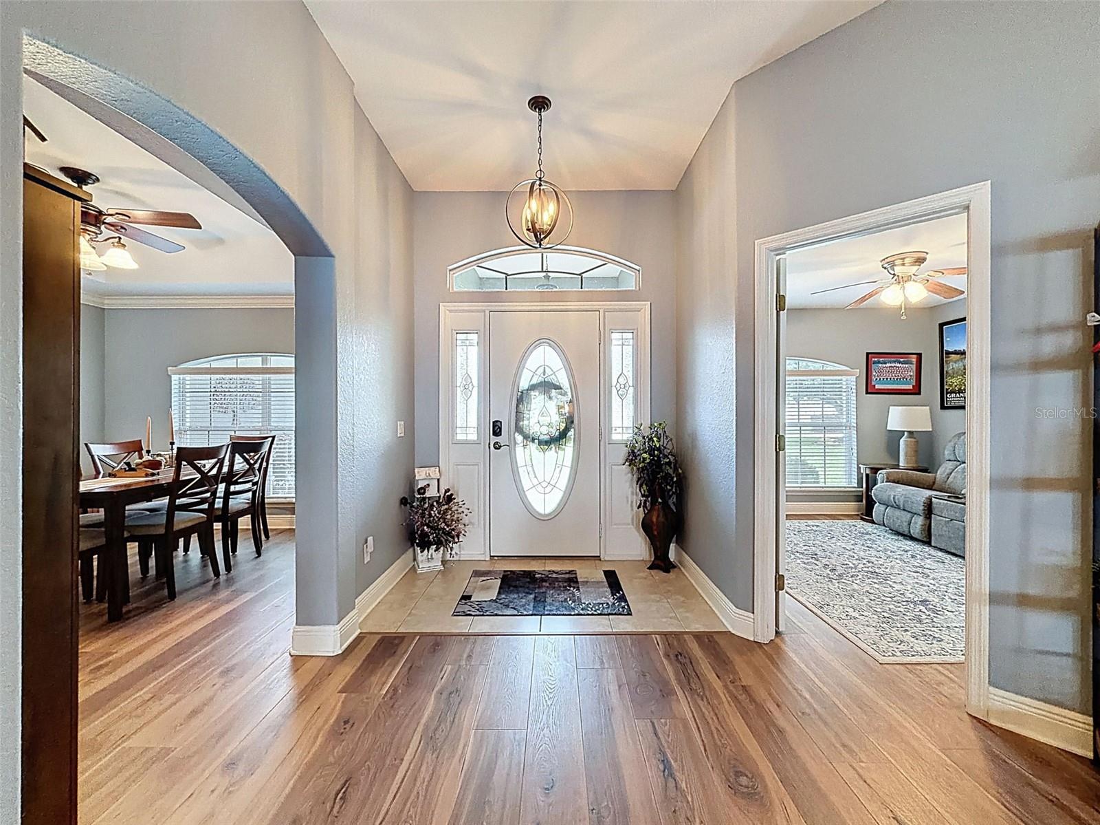 Image 5 of 70 For 204 Bentley Oaks Boulevard