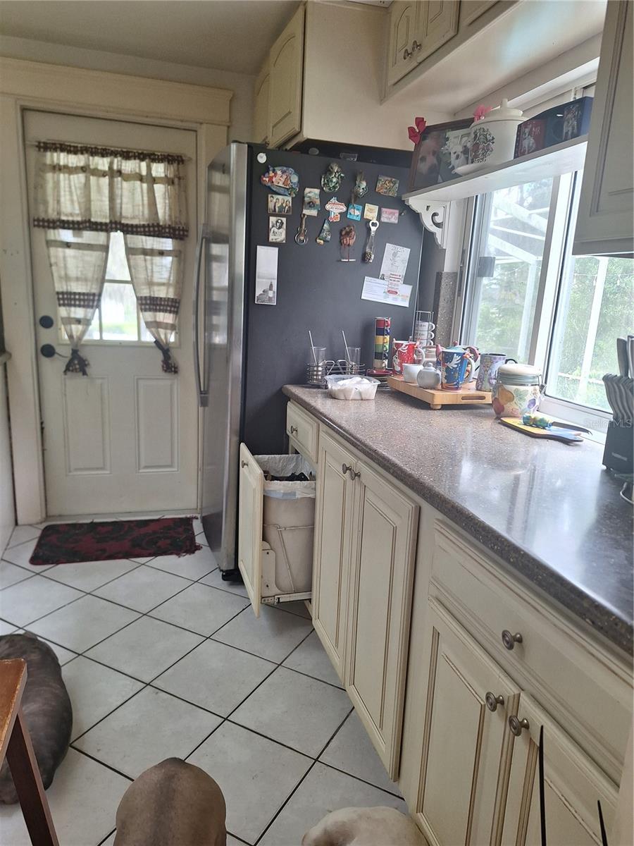 Image 12 of 35 For 1127 Lakeshore Boulevard