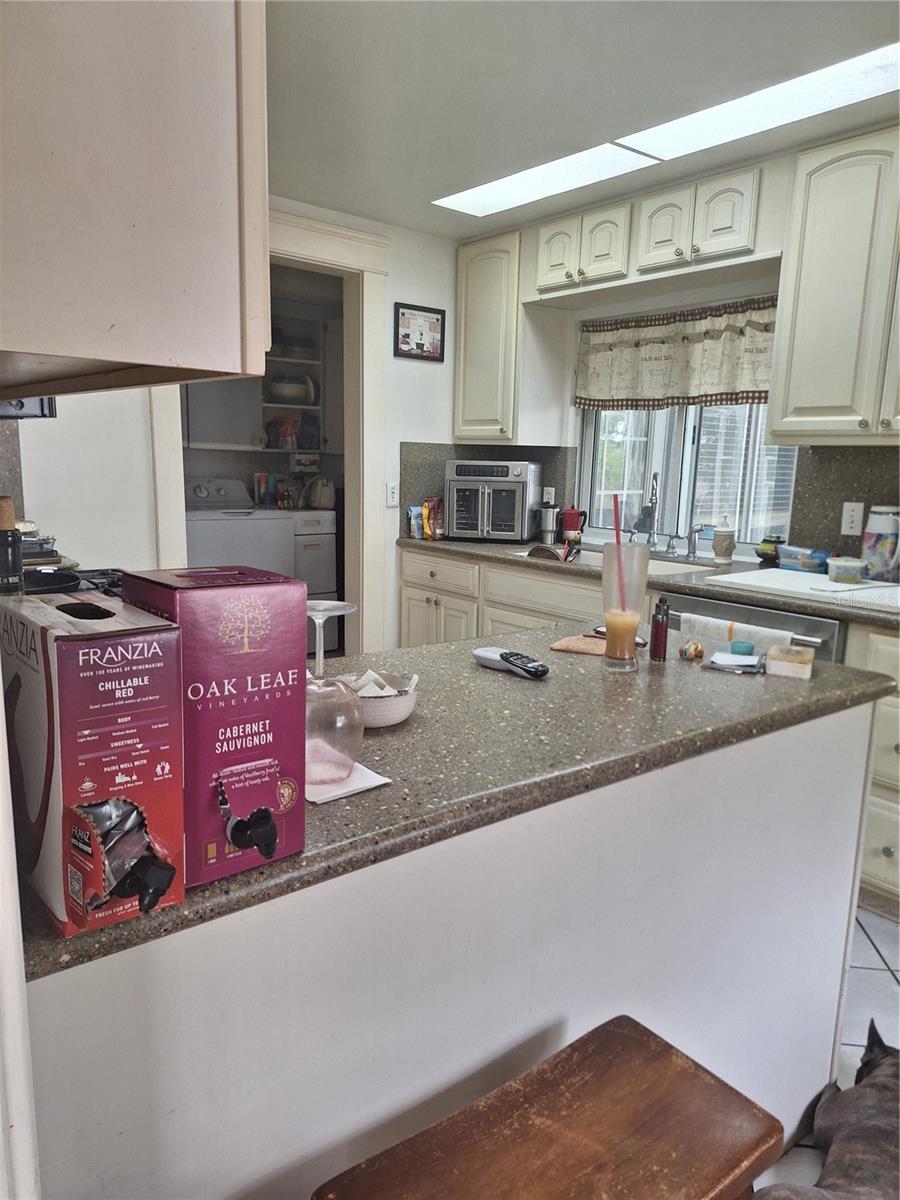 Image 14 of 35 For 1127 Lakeshore Boulevard