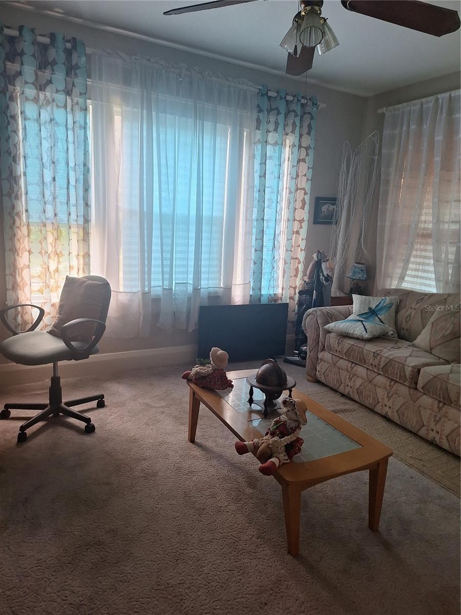 Image 17 of 35 For 1127 Lakeshore Boulevard