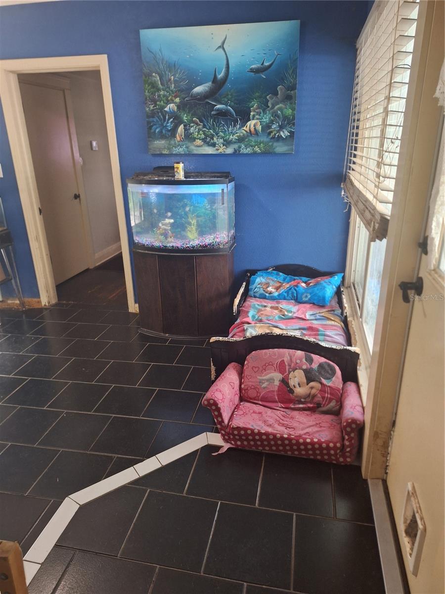 Image 19 of 35 For 1127 Lakeshore Boulevard