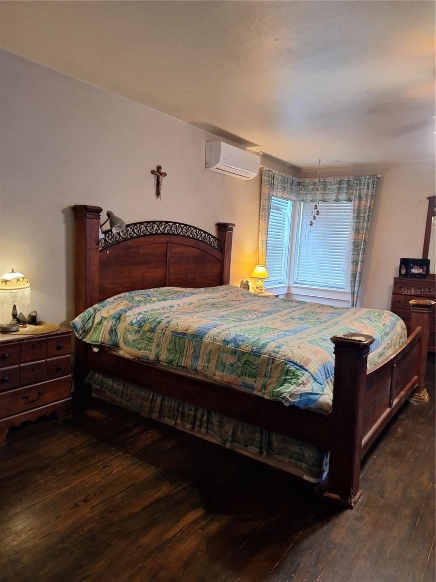 Image 26 of 35 For 1127 Lakeshore Boulevard