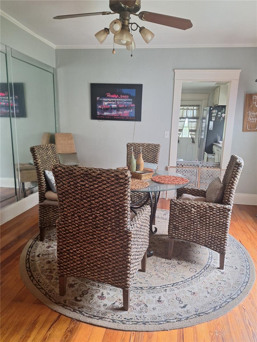 Image 8 of 35 For 1127 Lakeshore Boulevard