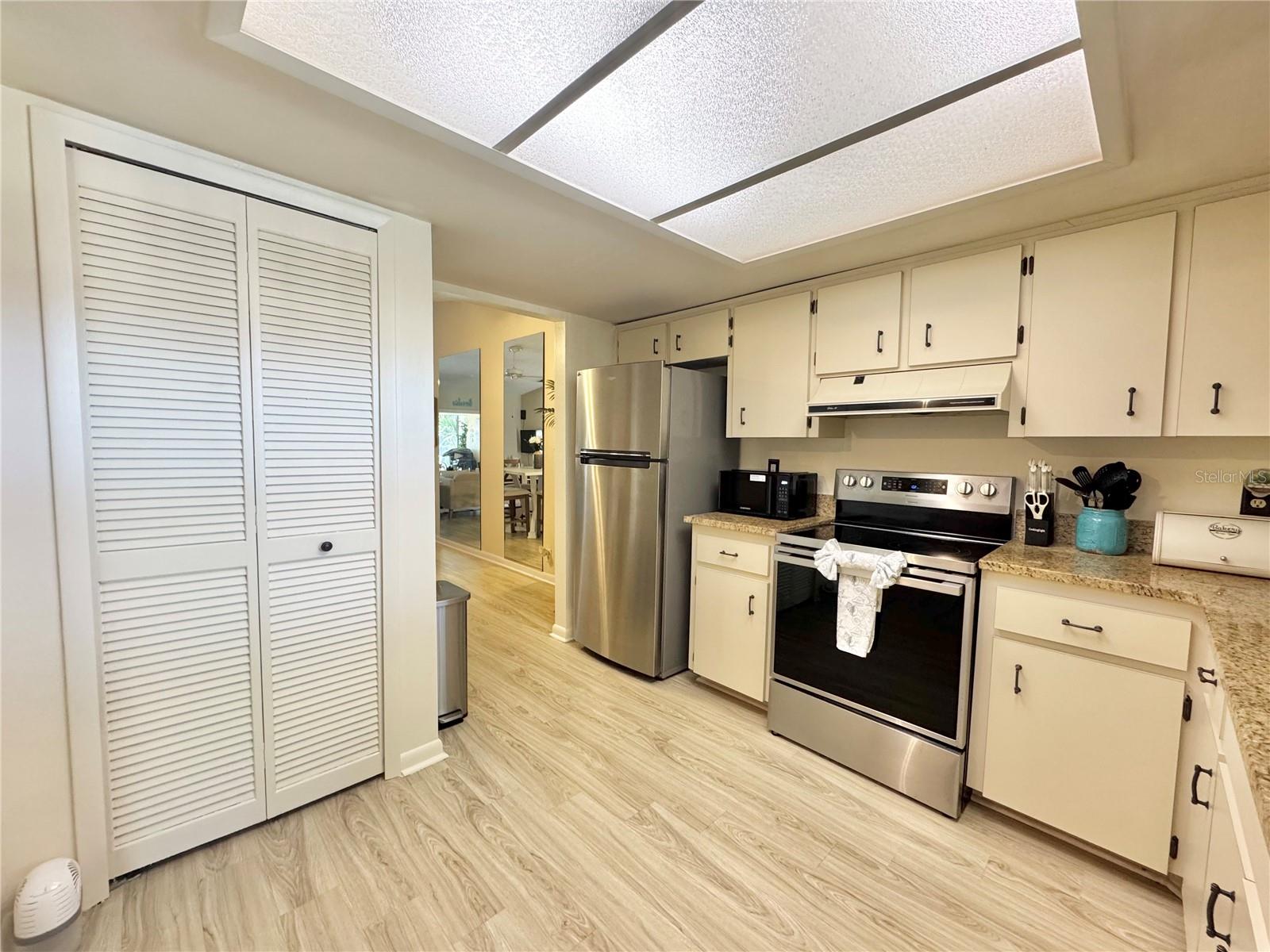 Image 7 of 34 For 2246 Firestone Place